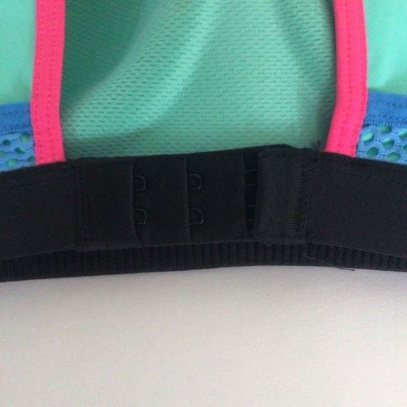 VICTORIAS SECRET VSX MEDIUM SUPPORT SPORTS BRA 32B. NWOT - Picture 8 of 11